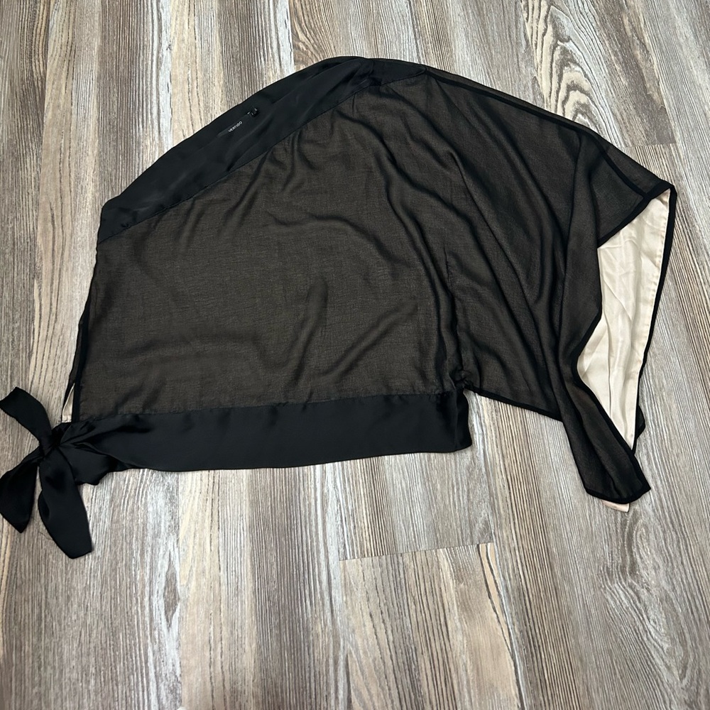 ⭐️one shoulder Vertigo size large top⭐️